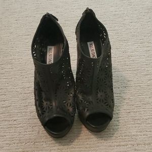 Kelsi Dagger heels